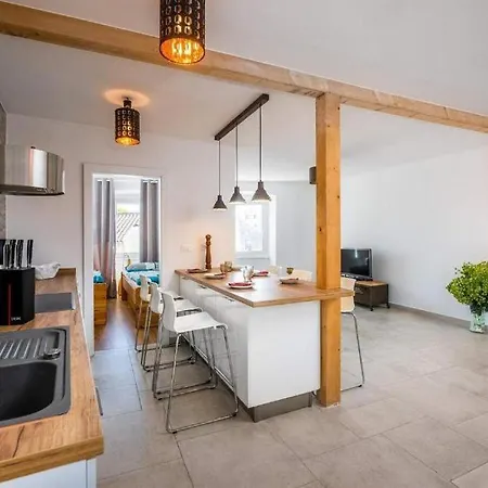 Suncani Krovovi Apartman Pula